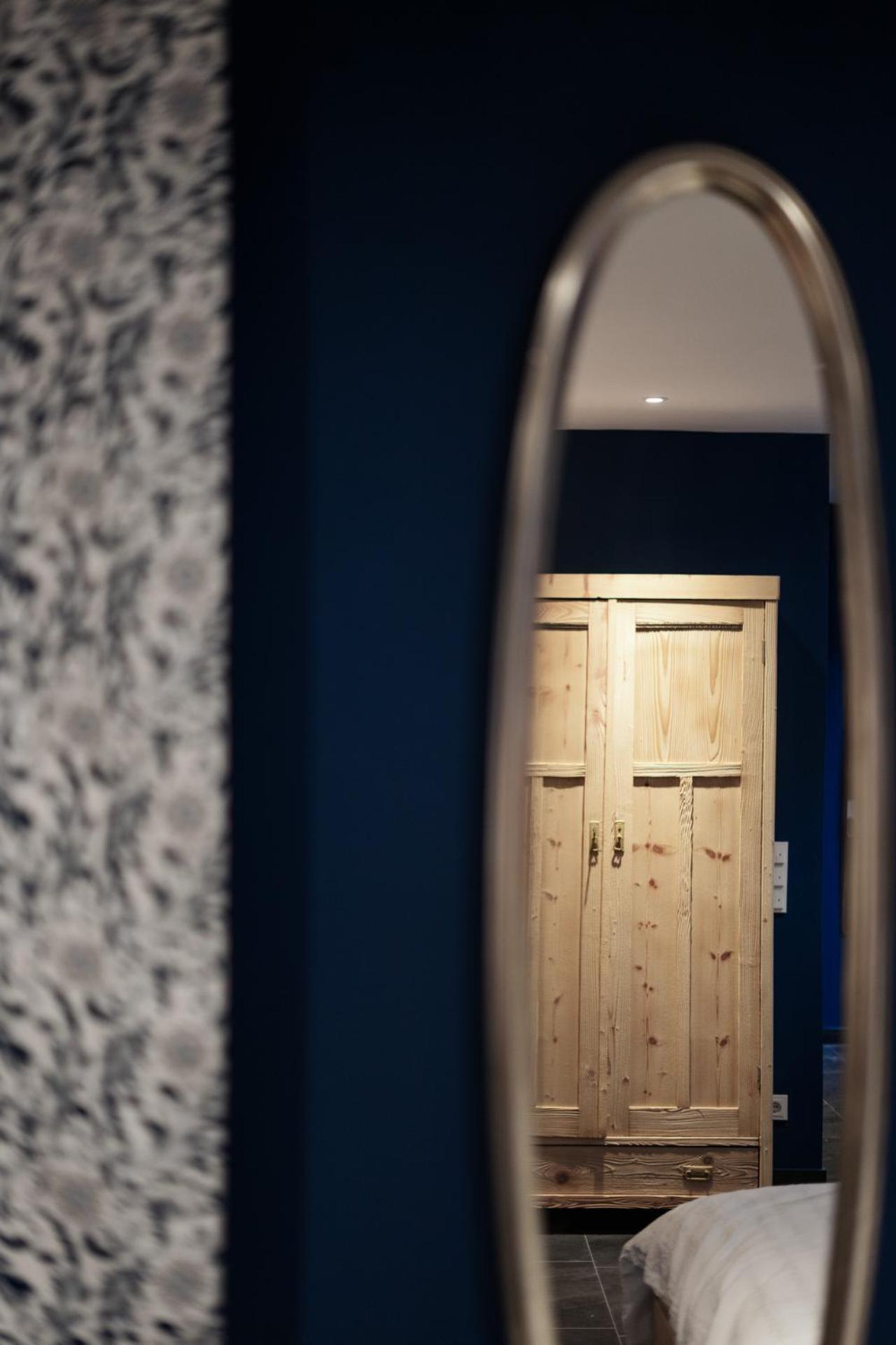 August Traeumt - Das Tiroler Apartment Im Blauen Matrei am Brenner Luaran gambar