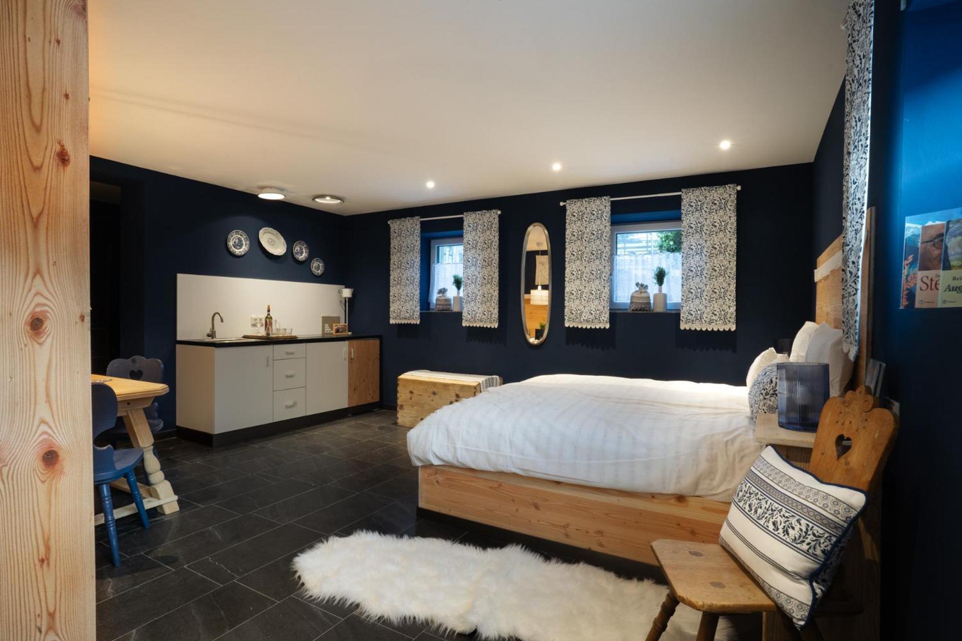 August Traeumt - Das Tiroler Apartment Im Blauen Matrei am Brenner Luaran gambar